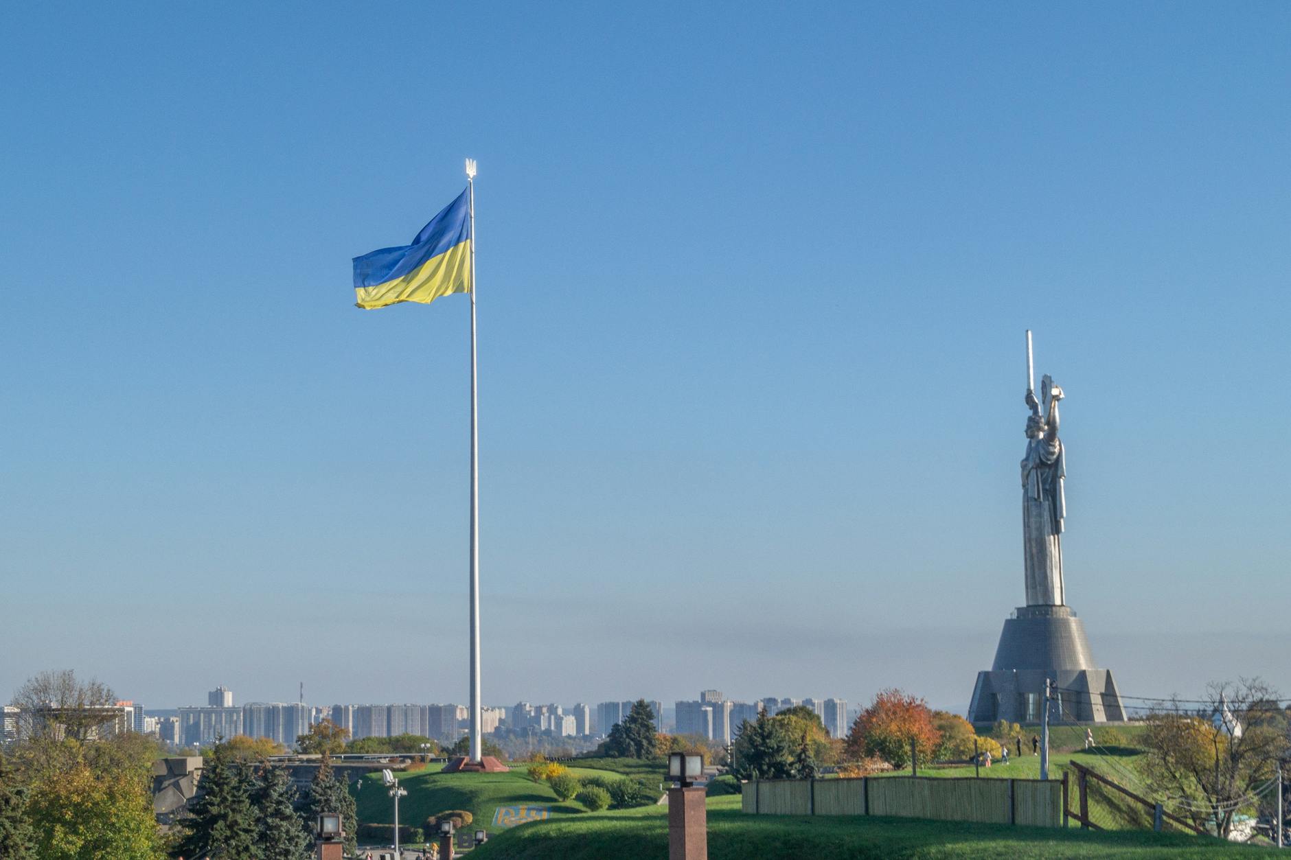 flag of ukraine near motherland monument